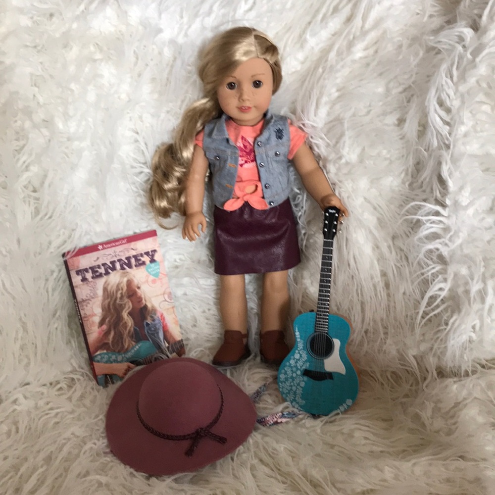 American Girl Doll Tenney & accessories